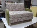 fotelja-sa-sarenim-dezenom